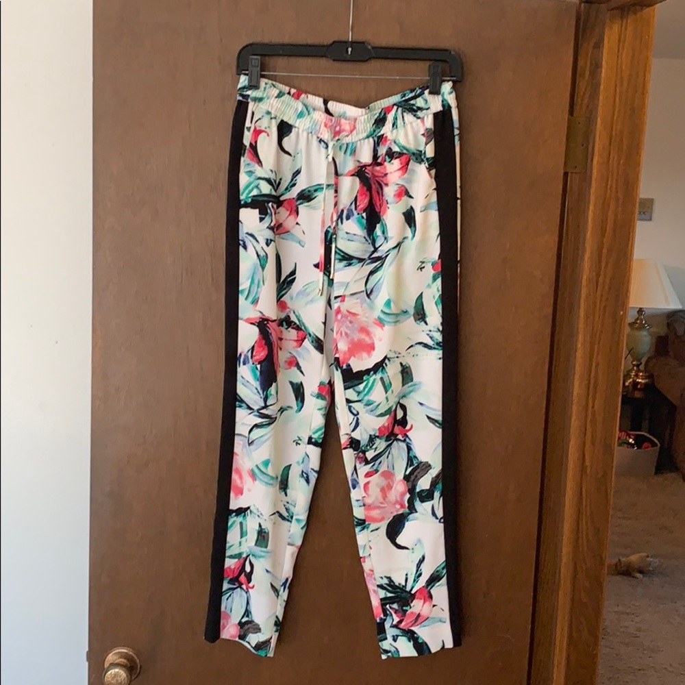 White House Black Market Floral Pant